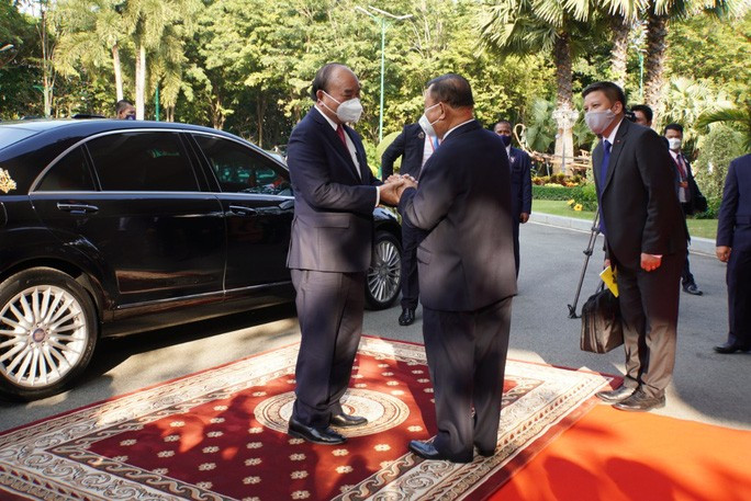 Chủ tịch nước Nguyễn Xuân Phúc đã có cuộc hội kiến với Chủ tịch Thượng viện Campuchia Xay Chum (Say Chhum) - Ảnh: Thế Dũng Chủ tịch nước Nguyễn Xuân Phúc đã có cuộc hội kiến với Chủ tịch Thượng viện Campuchia Xay Chum (Say Chhum) - Ảnh: Thế Dũng