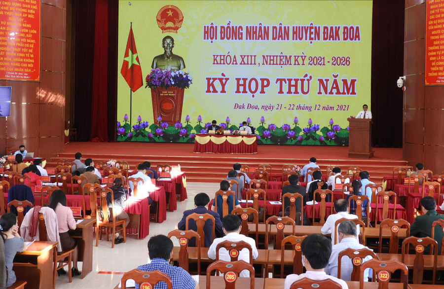  Quang cảnh Kỳ họp thứ 5 HĐND huyện Đak Đoa khóa XIII. Ảnh: Thanh Nhật 