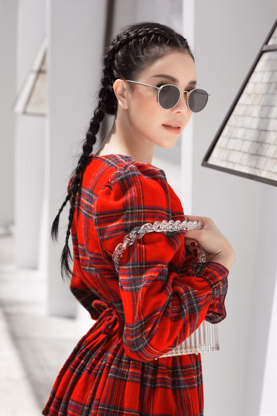 Chính vì vậy, khi nhiếp ảnh gia chụp ảnh và yêu cầu Sophia diễn, cô bé rất lanh lợi và làm theo.