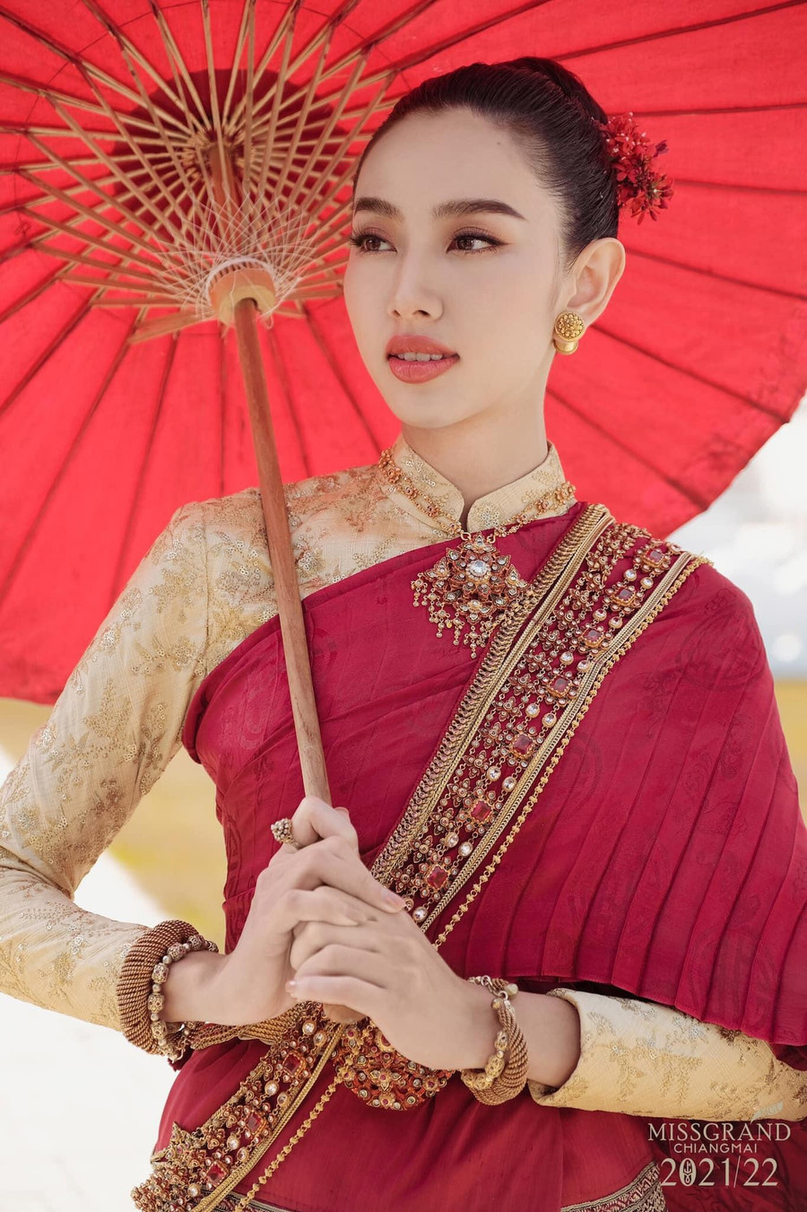 Sau khi giành vương miện Miss Grand International 2021, người đẹp sinh năm 1998 thường xuyên 