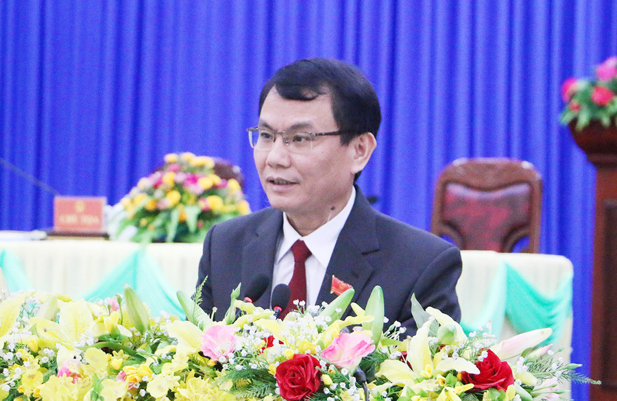 Ủy viên Ban Thường vụ Tỉnh ủy, Bí thư Tỉnh ủy, Chủ tịch HĐND TP. Pleiku phát biểu bế mạc kỳ họp. Ảnh: Quang Tấn