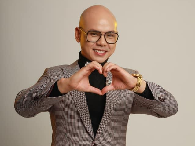 Ca sĩ Phan Đinh Tùng tái xuất với đêm nhạc mừng giáng sinh. Ảnh: FBNV