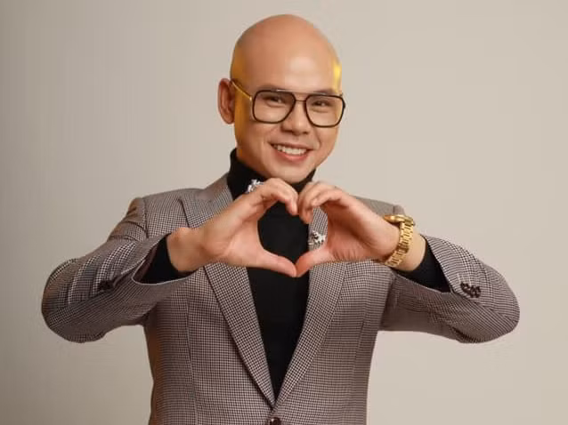 Ca sĩ Phan Đinh Tùng tái xuất với đêm nhạc mừng giáng sinh. Ảnh: FBNV