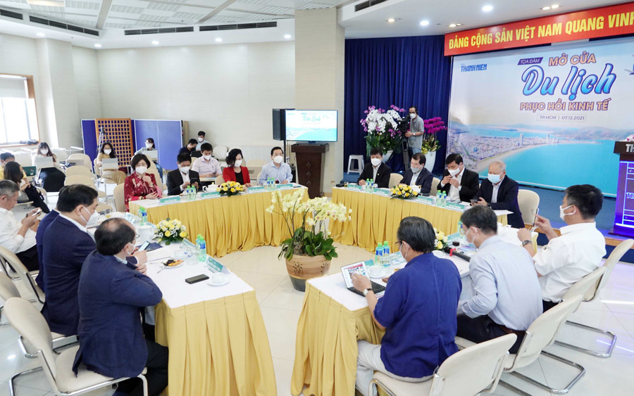 Tọa đàm trực tuyến với chủ đề 