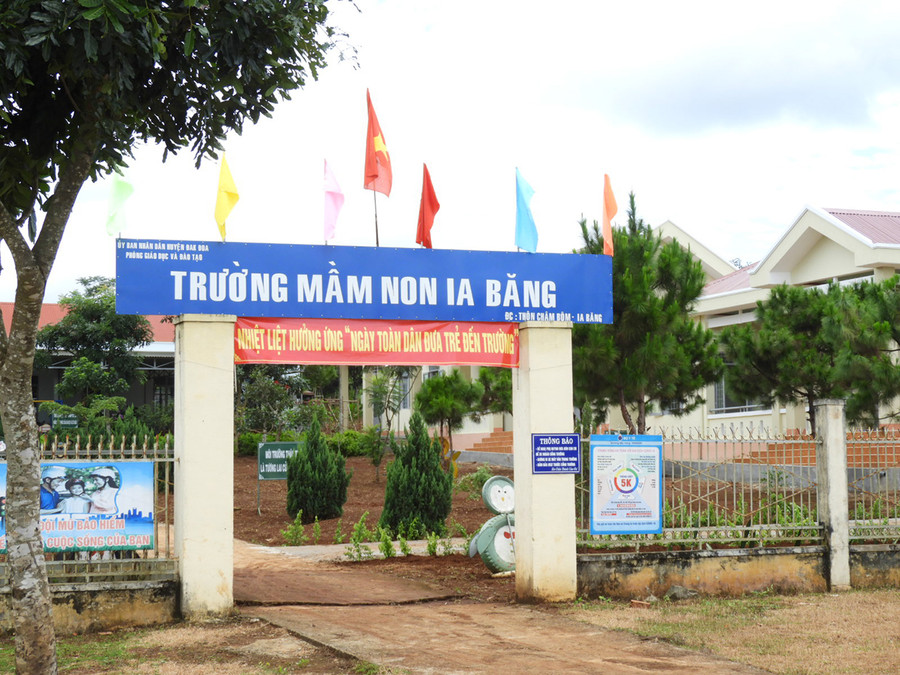 Trường Mầm non Ia Băng (huyện Đak Đoa) được UBND tỉnh công nhận đạt chuẩn quốc gia mức độ I. Ảnh: Thanh Nhật Trường Mầm non Ia Băng huyện Đak Đoa được UBND tỉnh công nhận đạt chuẩn quốc gia mức độ I. Ảnh: Thanh Nhật