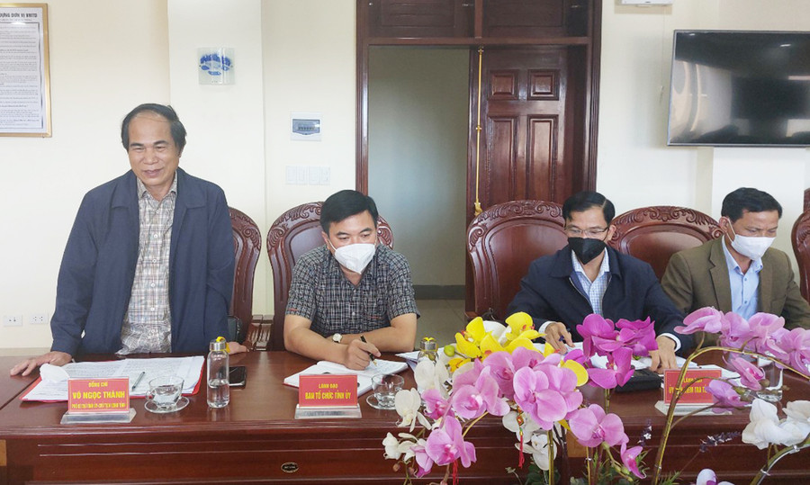 Chủ tịch UBND tỉnh Võ Ngọc Thành phát biểu tại hội nghị. Ảnh: Vĩnh Hoàng Chủ tịch UBND tỉnh Võ Ngọc Thành phát biểu tại hội nghị. Ảnh: Vĩnh Hoàng