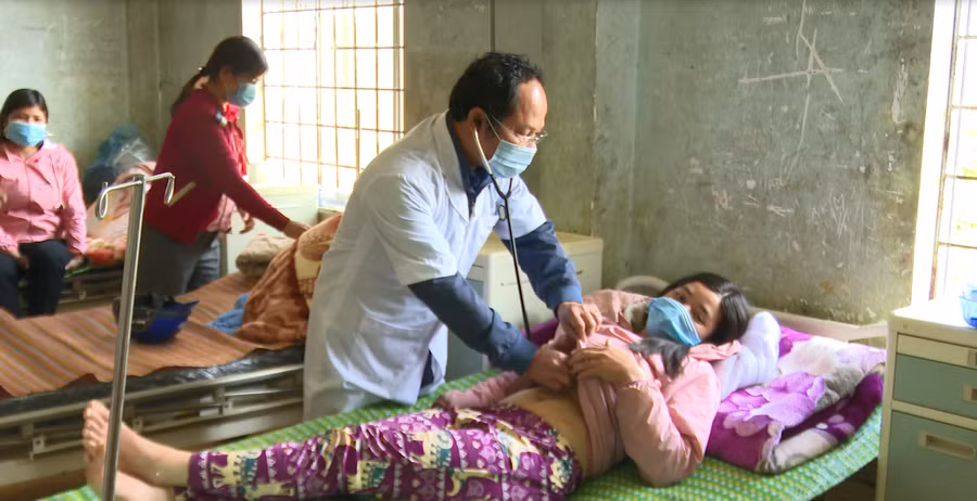 2 người tử vong, 22 người khác nhập viện cấp cứu sau khi ăn 'tết chuồng trâu'. Ảnh: Đức Nhật