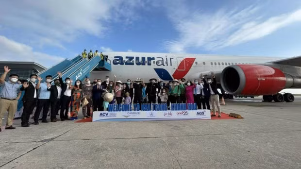 Đoàn khách du lịch Nga đầu tiên có hộ chiếu vaccine đã đến tham quan, nghỉ dưỡng tại Nha Trang-Khánh Hòa. Nguồn: baogiaothong.vn