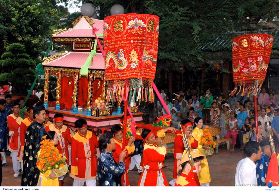 Du lịch Phú Quốc: Lễ hội Dinh Bà Ông Lang. Ảnh: phuquoctravel
