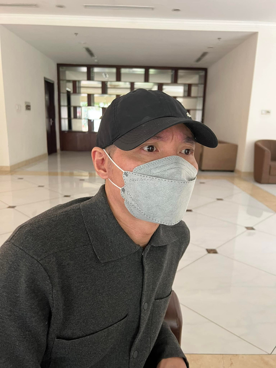 Nghệ sĩ Công Lý đang lấy lại phong độ sau trận ốm kéo dài. Ảnh: FBNV