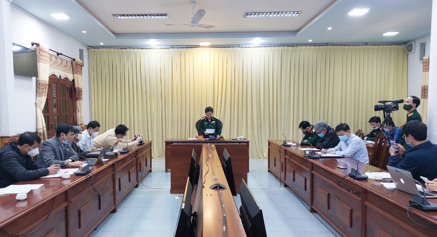  Quang cảnh buổi thông tin về trường hợp quân nhân tử vong. Ảnh: Vĩnh Hoàng 