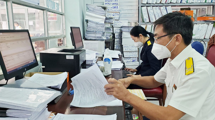  Chi cục Thuế TP. Pleiku nâng cao chất lượng quản lý thuế ở các bộ phận chuyên môn. Ảnh: Sơn Ca