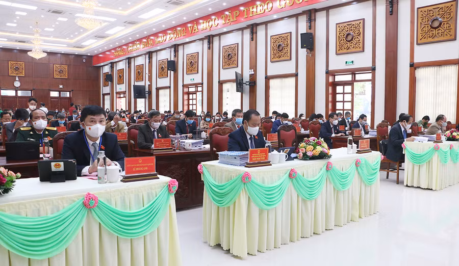 Các đại biểu dự phiên khai mạc Kỳ họp thứ tư, HĐND tỉnh khóa XII. Ảnh: Tấn Thi
