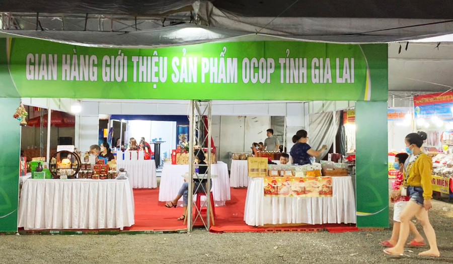 Gian hàng giới thiệu sản phẩm OCOP của tỉnh tại hội chợ hàng Việt Nam-Thái Lan diễn ra hồi tháng 3-2021 tại TP. Pleiku. Ảnh: Hà Duy Gian hàng giới thiệu sản phẩm OCOP của tỉnh tại hội chợ hàng Việt Nam-Thái Lan diễn ra hồi tháng 3-2021 tại TP. Pleiku. Ảnh: Hà Duy