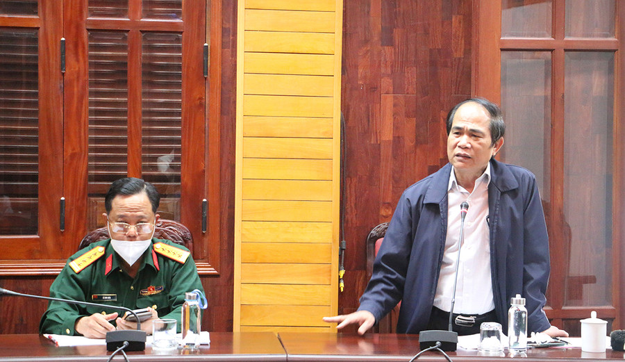 Phó Bí thư Tỉnh ủy, Chủ tịch UBND tỉnh Võ Ngọc Thành tham gia ý kiến tại buổi thảo luận tổ. Ảnh: Tấn Thi