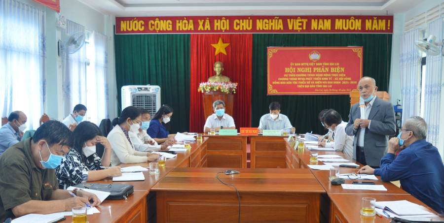 Phó Giáo sư-Tiến sĩ Nguyễn Danh tham gia ý kiến vào dự thảo Chương trình hành động của Ban Chấp hành Đảng bộ tỉnh khóa XVI. Ảnh: Anh Huy Phó Giáo sư-Tiến sĩ Nguyễn Danh tham gia ý kiến vào dự thảo Chương trình hành động của Ban Chấp hành Đảng bộ tỉnh khóa XVI. Ảnh: Anh Huy
