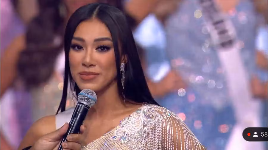 Kim Duyên vỡ òa khi được gọi tên vào Top 16. Ảnh: Chụp màn hình