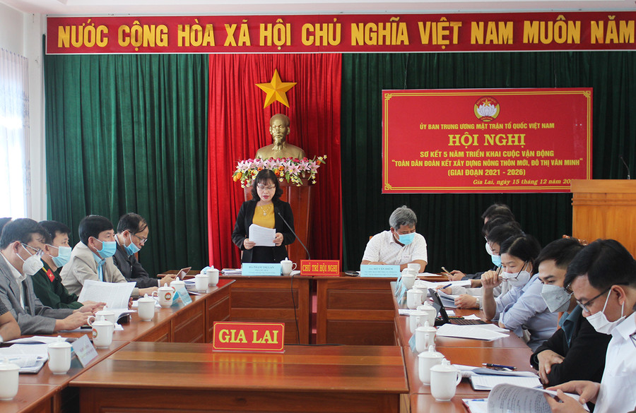 Toàn cảnh hội nghị sơ kết 5 năm triển khai cuộc vận động Toàn dân đoàn kết xây dựng nông thôn mới, đô thị văn minh tại điểm cầu Gia Lai. Ảnh: Phan Lài