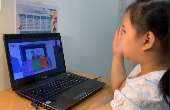 Học trực tuyến kéo theo mối lo trẻ em thiếu các kỹ năng tự bảo vệ hoặc sự kiểm soát của người lớn…