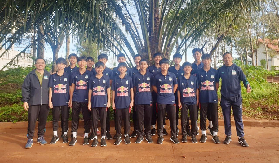 Các cầu thủ U13 HAGL tham gia Giải U13 toàn quốc tại tỉnh Nghệ Anh (ảnh chụp trước tháng 4-2021). Ảnh Câu lạc bộ HAGL Các cầu thủ U13 HAGL tham gia giải U13 toàn quốc tại tỉnh Nghệ Anh Ảnh Câu lạc bộ HAGL (ảnh chụp trước tháng 4-2021). Ảnh: Văn Ngọc