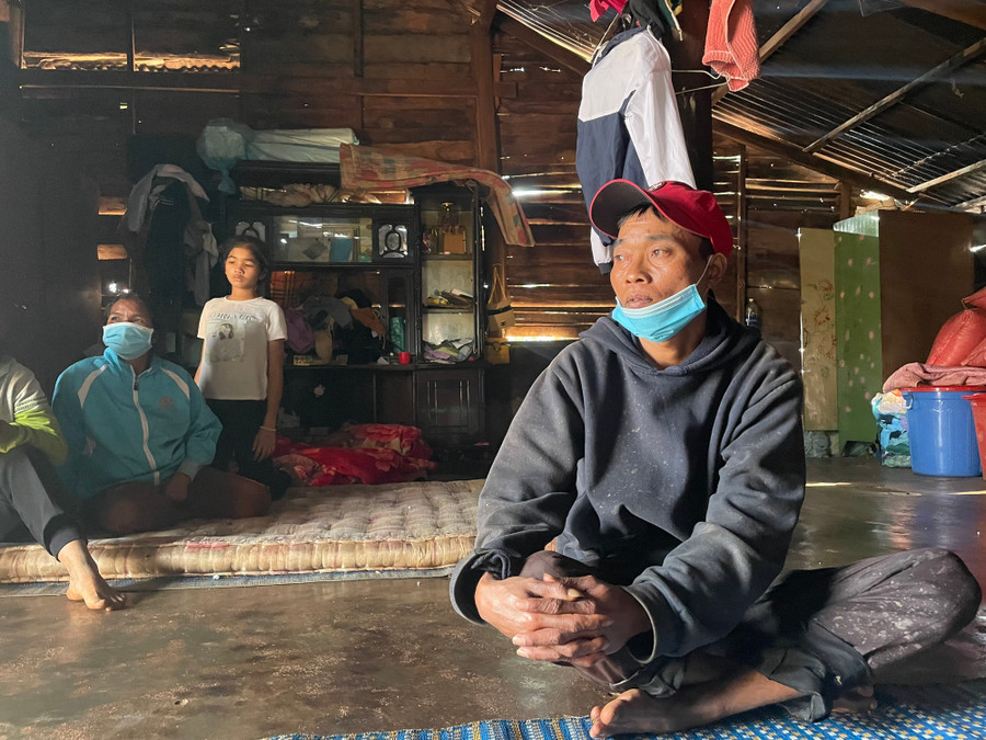 Anh Y Mluăn Niê kể lại sự việc. Ảnh: P.H