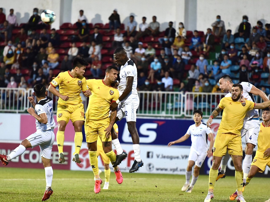  HAGL đã giành chiến thắng trong trận cầu tương đối cởi mở. Ảnh: Văn Ngọc