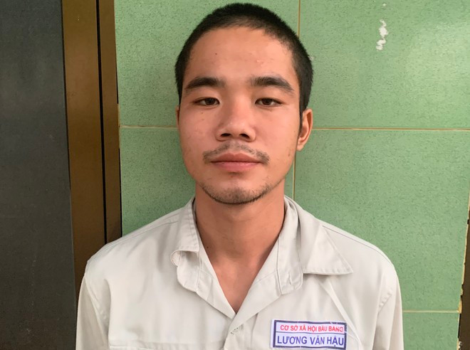 Hậu bị đưa đi cai nghiện trước khi bắt giam - ẢNH: NGUYỄN TÚ Hậu bị đưa đi cai nghiện trước khi bắt giam - ẢNH: NGUYỄN TÚ