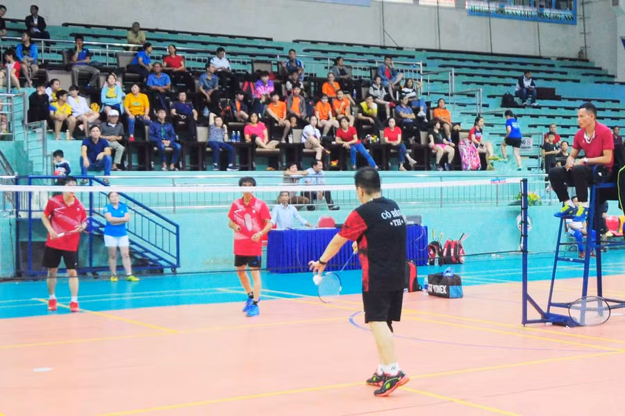 Nhiều trận đấu tại giải diễn ra kịch tính, hấp dẫn. Ảnh: Thiên Di