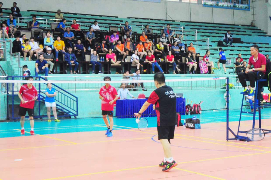 Nhiều trận đấu tại giải diễn ra kịch tính, hấp dẫn. Ảnh: Thiên Di