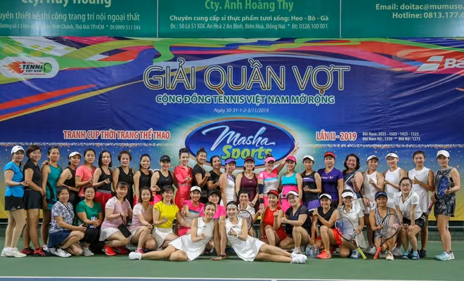 Các tay vợt nữ trên mọi miền đất nước luôn háo hức tham gia giải ẢNH: MINH TÂN