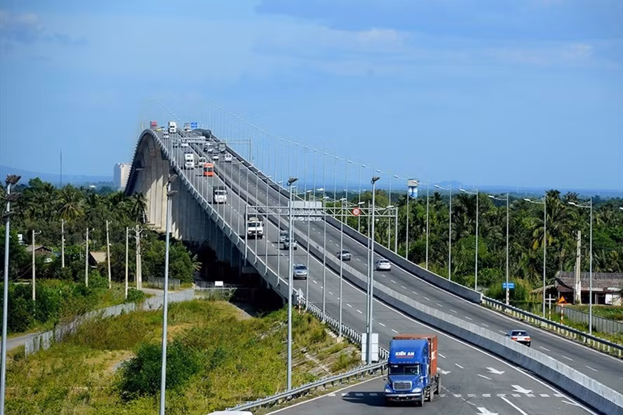  Cầu Long Thành trên tuyến cao tốc TPHCM - Long Thành - Dầu Giây. Ảnh: Minh Quân