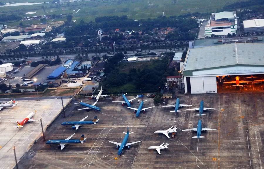 Hàng không chịu tác động đầu tiên và mạnh mẽ nhất bởi đại dịch COVID-19. (Ảnh: Huy Hùng/Vietnam+)