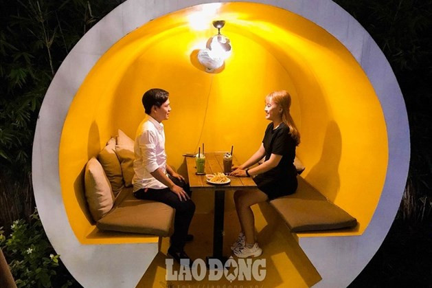 Người trẻ thường chọn tận hưởng cuộc sống thay vì kết hôn. Ảnh minh hoạ: Anh Nhàn Người trẻ thường chọn tận hưởng cuộc sống thay vì kết hôn. Ảnh minh hoạ: Anh Nhàn