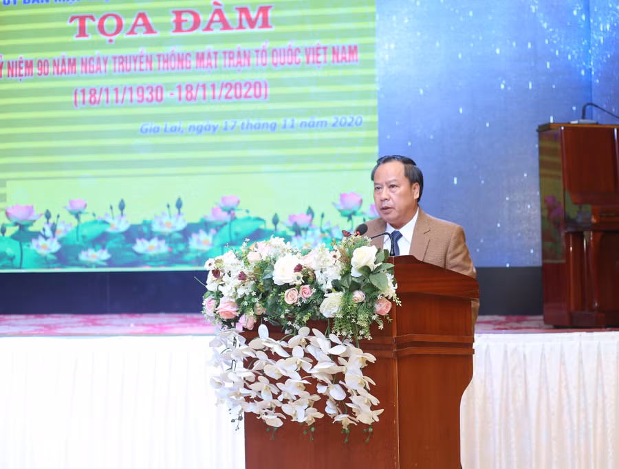 Đồng chí Châu Ngọc Tuấn-Phó Bí thư Thường trực Tỉnh ủy, Chủ tịch HĐND tỉnh phát biểu tại buổi tọa đàm. Ảnh: Phương Dung