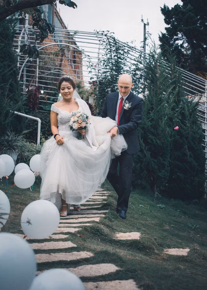 Chị Phương và anh Kunzi yêu nhau 4 năm trước khi quyết định về chung một nhà - ẢNH: NVCC