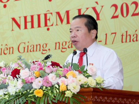 Ông Mai Văn Huỳnh, nguyên Bí thư Huyện ủy, Chủ tịch UBND huyện Phú Quốc, được bầu giữ chức Chủ tịch HĐND tỉnh Kiên Giang. Ông Mai Văn Huỳnh, nguyên Bí thư Huyện ủy, Chủ tịch UBND huyện Phú Quốc, được bầu giữ chức Chủ tịch HĐND tỉnh Kiên Giang.