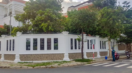  Công an phong tỏa nhà nguyên Bí thư Thành ủy Nha Trang sau vụ việc. Ảnh: An Bình.