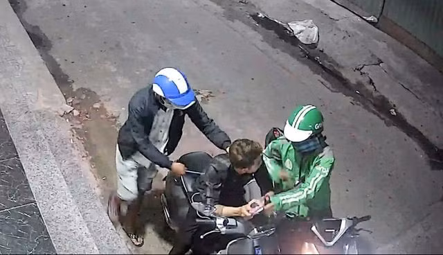 Camera ghi lại cảnh cướp