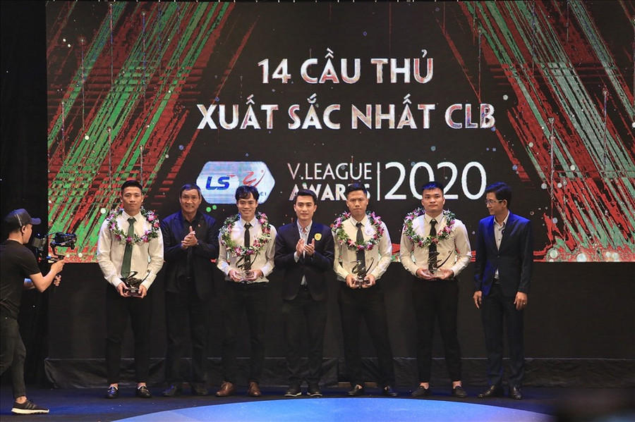 (Từ trái qua phải) Bùi Tiến Dũng, Văn Toàn, Trần Mạnh Cường và Dương Quang Tuấn. Ảnh: Hoài Thu (Từ trái qua phải) Bùi Tiến Dũng, Văn Toàn, Trần Mạnh Cường và Dương Quang Tuấn. Ảnh: Hoài Thu