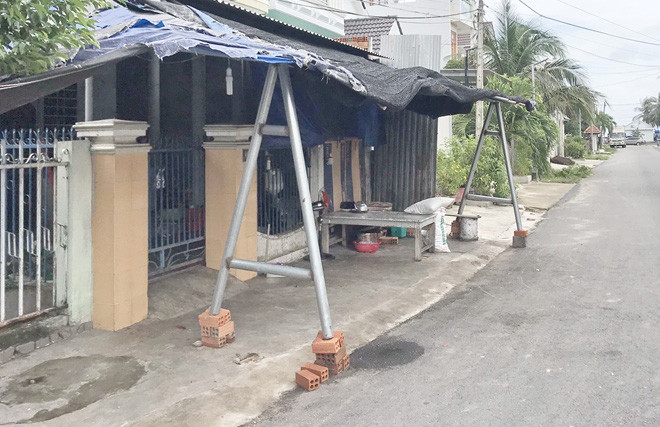 Căn nhà của vợ chồng ông bà Hồ Đắc D., Nguyễn Thị Thanh T. - nơi xảy ra vụ trọng án. Ảnh: Hữu Toàn Căn nhà của vợ chồng ông bà Hồ Đắc D., Nguyễn Thị Thanh T. - nơi xảy ra vụ trọng án. Ảnh: Hữu Toàn