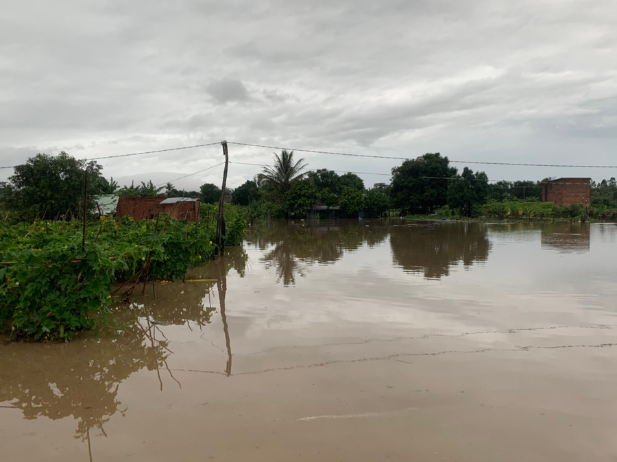 Quang cảnh khu vực ngập lụt tại tổ 6, phường Sông Bờ, thị xã Ayun Pa.Ảnh.Vũ Chi
