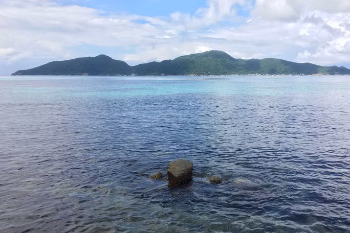 Biết đâu hòn đá kia sẽ ngoi lên và là một hòn đảo trong tương lai