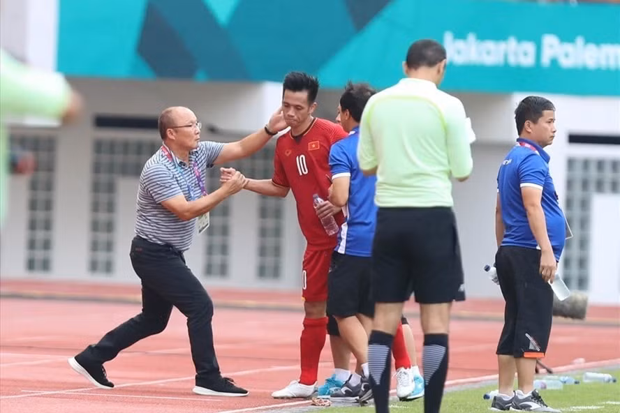Huấn luyện viên Park Hang-seo triệu tập Văn Quyết trở lại đội tuyển Việt Nam. Ảnh: Đ.Đ