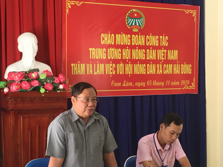 Ông Đinh Khắc Đính - Phó Chủ tịch BCH Trung ương Hội NDVN phát biểu tại buổi làm việc với Hội Nông dân huyện Cam Lâm, tỉnh Khánh Hòa. Ông Đinh Khắc Đính - Phó Chủ tịch BCH Trung ương Hội NDVN phát biểu tại buổi làm việc với Hội Nông dân huyện Cam Lâm, tỉnh Khánh Hòa.