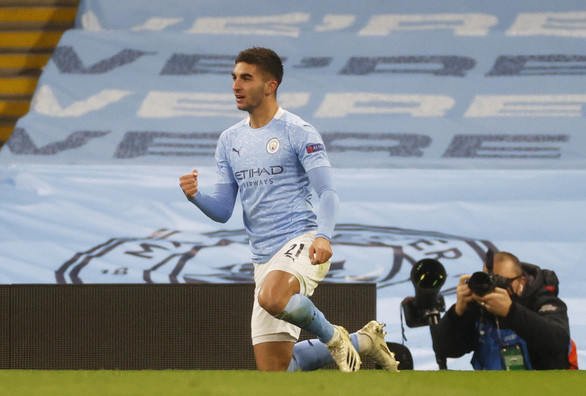 Ferran Torres ăn mừng bàn mở tỉ số cho Man City - Ảnh: REUTERS Ferran Torres ăn mừng bàn mở tỉ số cho Man City - Ảnh: REUTERS