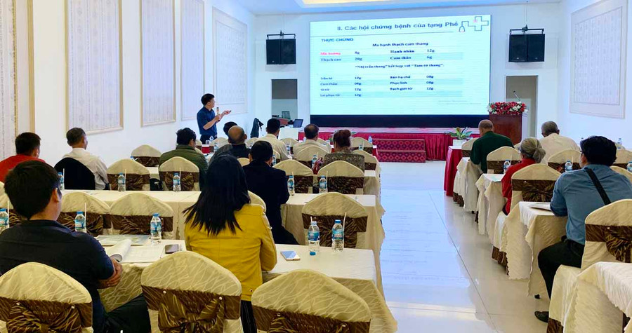 Hơn 80 hội viên Hội Đông y Gia Lai tham gia lớp tập huấn. Ảnh: Như Nguyện 