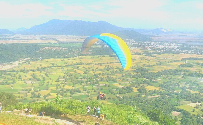 Các phi công lần lượt 