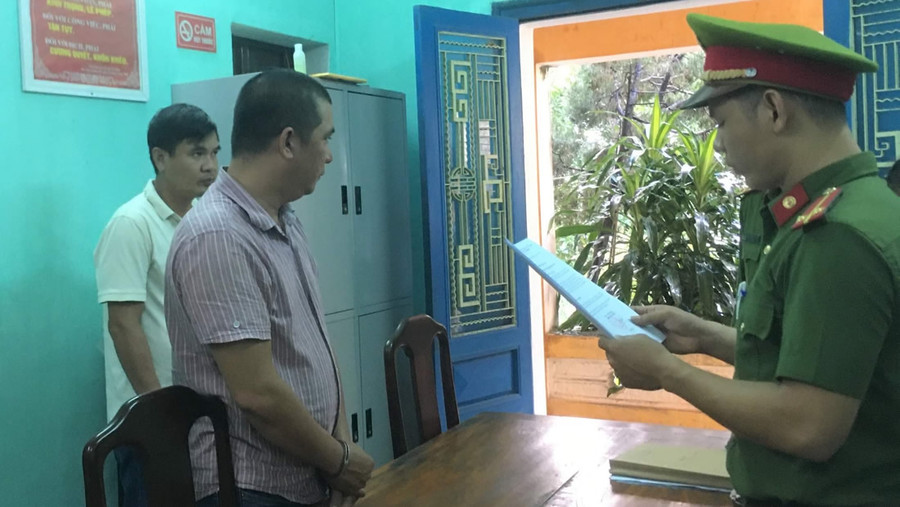 Nguyễn Phước Quý Tuấn tại cơ quan CA.