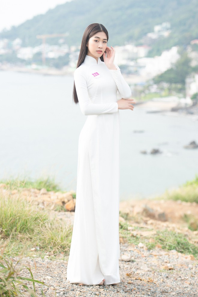 Đặng Vân Ly sinh năm 1998, đến từ Hải Dương. Nữ tiếp viên hàng không cũng thuộc nhóm thí sinh được đánh giá cao với chiều cao 1,76m, số đo ba vòng 85-65-95. ẢNH: BTC