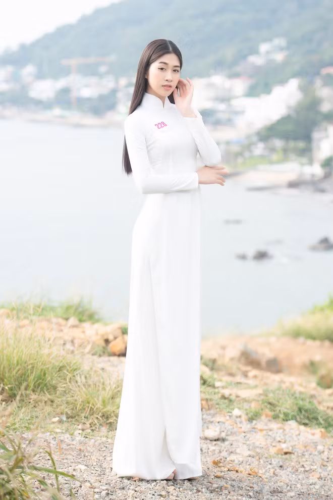 Đặng Vân Ly sinh năm 1998, đến từ Hải Dương. Nữ tiếp viên hàng không cũng thuộc nhóm thí sinh được đánh giá cao với chiều cao 1,76m, số đo ba vòng 85-65-95. ẢNH: BTC